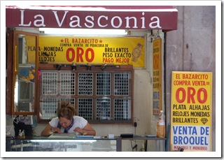 Handel złotem wydaje się tu być bardzo popularny