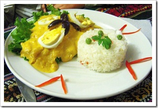 Kurczak w sosie z orzeszków ziemnych