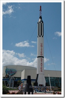 Rakieta Alana Shepparda czyli duży fajerwerk z człowiekiem na czubku