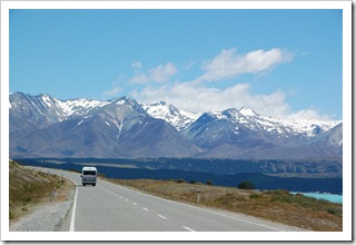 Pocztówka z NZ wzorowana na pocztówce z USA