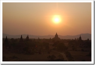 Bagan o zachodzie słońca