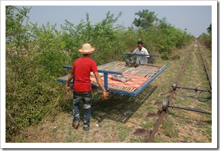 Mniejszy pociąg precz z toru